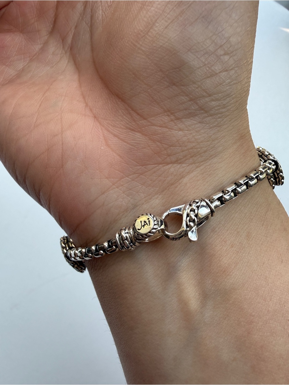 JAI Sterling Silver Station Box Chain Bracelet with Floral Texture (NEW) - Picture 5 of 5